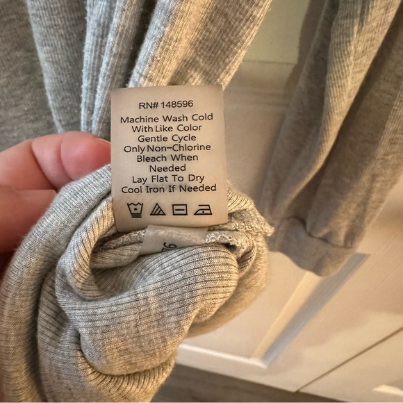 Universal Standard Foundation Turtleneck M (18-20) - Picture 3 of 5